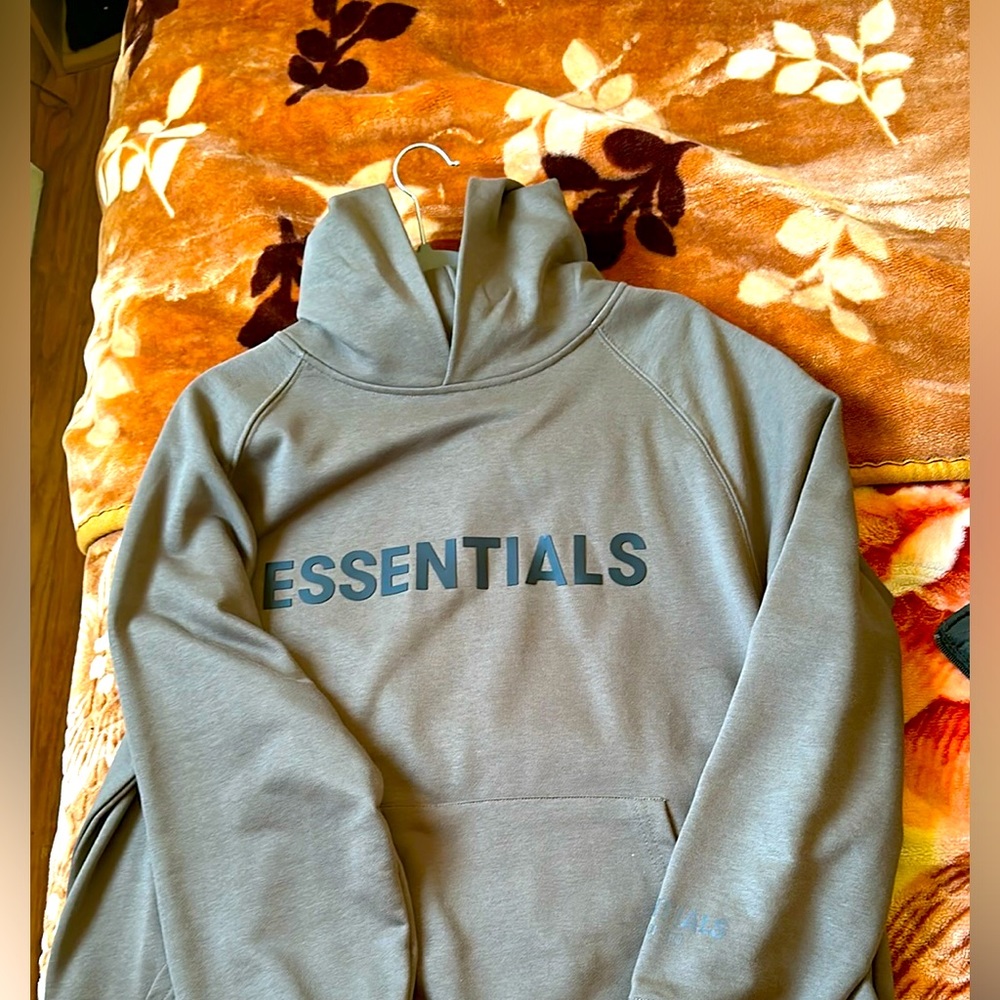 Almost new. Worn 2 times. Selling it for the size which wasn’t perfect for me.